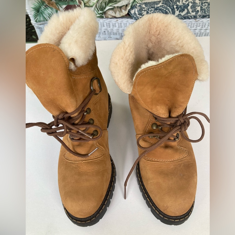 Sorel suede sheep-lined boots.